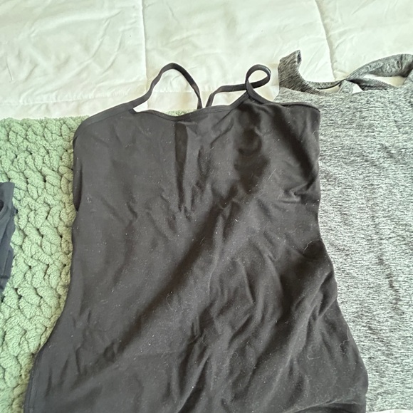 Huge LOT of women’s workout clothing!! - Picture 11 of 16